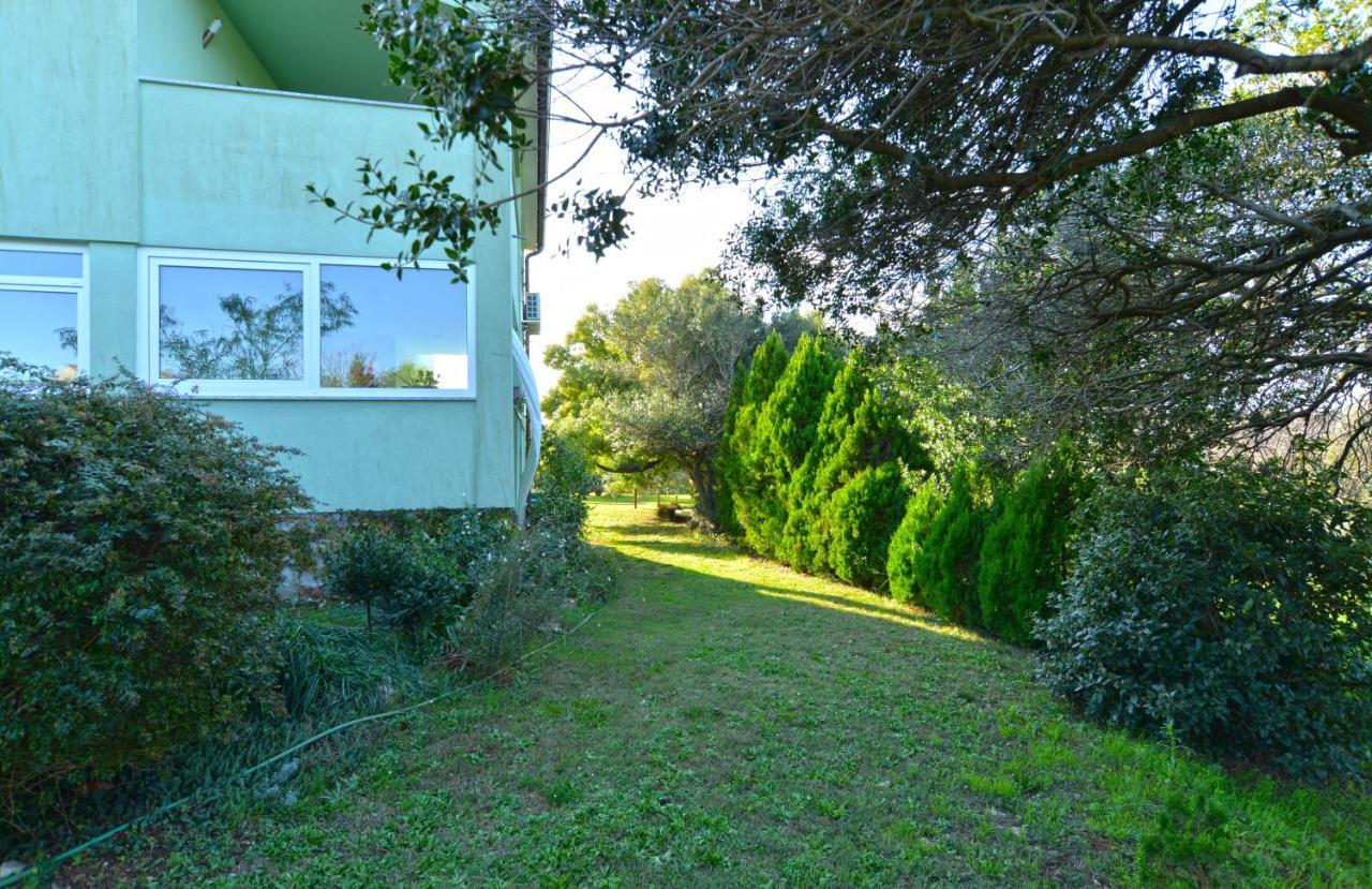 Apartments Bernarda 1773 Banjole Bagian luar foto